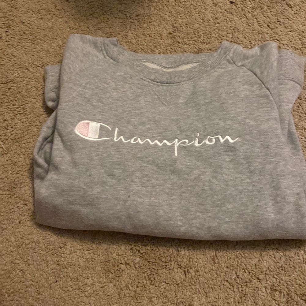 Grey champion sweatshirt with light pink. Super warm!